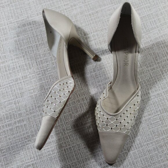 Metaphor Size 8 Shyla D'Oray Pointed Toe Taupe with Beaded Mesh Heels - Picture 1 of 6